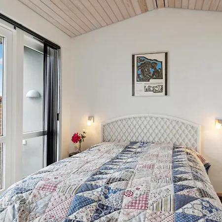 2 Bedroom Cozy In Feriehus Nyborg